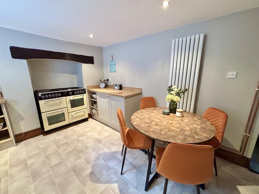 Kitchen/ dining room