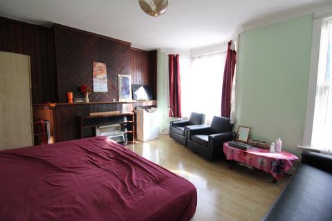 1 bedroom flat to rent, Sheridan Road, Manor Park,Eastham,Forest Gate,E12,E7,E6,e13,e11,e10,Ig1 E12