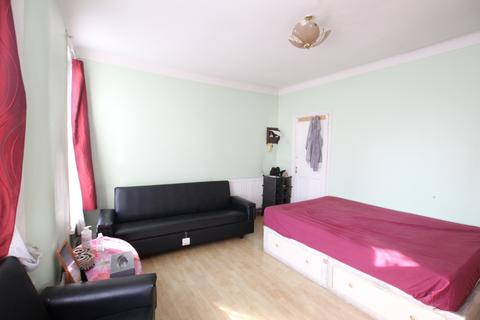 1 bedroom flat to rent, Sheridan Road, Manor Park,Eastham,Forest Gate,E12,E7,E6,e13,e11,e10,Ig1 E12