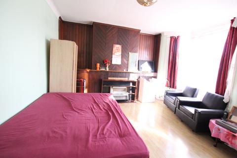 1 bedroom flat to rent, Sheridan Road, Manor Park,Eastham,Forest Gate,E12,E7,E6,e13,e11,e10,Ig1 E12