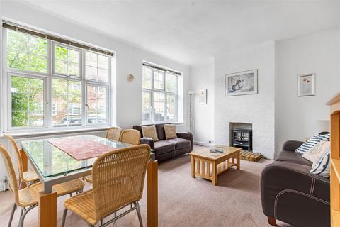 3 bedroom flat for sale, Carmichael Court, Barnes, London, SW13