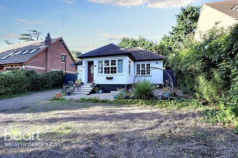 3 bedroom detached bungalow for sale, Mardley Avenue, Welwyn