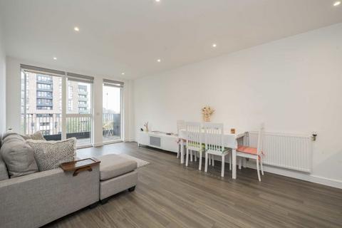 2 bedroom flat for sale, Whelan Road, London W3