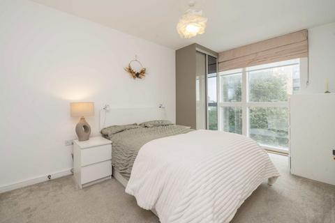 2 bedroom flat for sale, Whelan Road, London W3