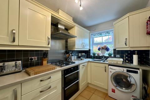 2 bedroom semi-detached house for sale, Hallwood Drive, Ledbury, HR8