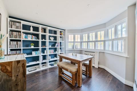 6 Clock House Mead, Oxshott, Leatherhead, KT22 0RW
