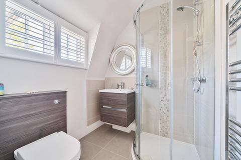6 Clock House Mead, Oxshott, Leatherhead, KT22 0RW