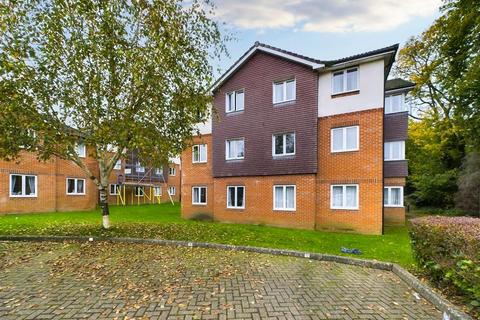 2 bedroom flat for sale, Three Bridges Road, Three Bridges RH10