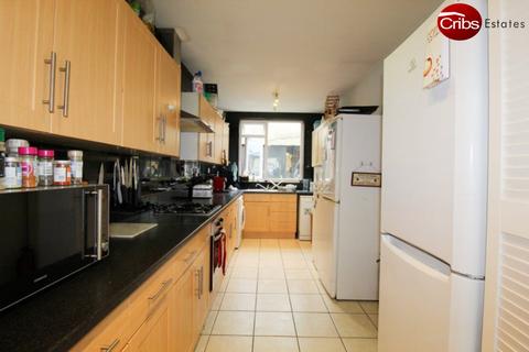 1 bedroom in a house share to rent, Morden, SM4