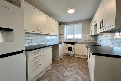 2 bedroom flat to rent, Craneswater Park, Southsea