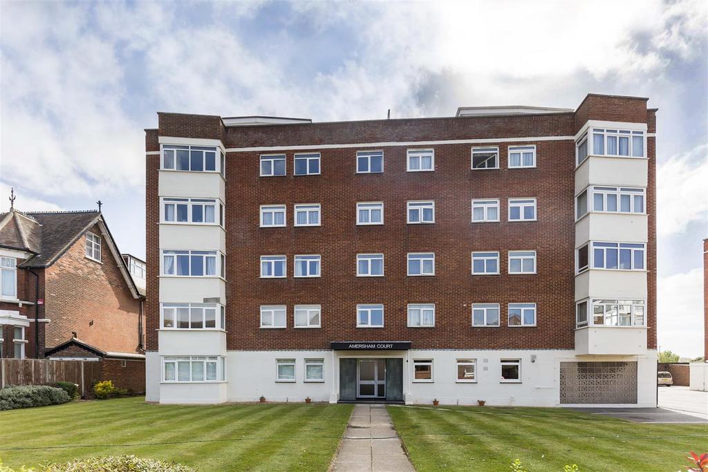 9 Amersham Court, 25 Craneswater Park, Southsea20.