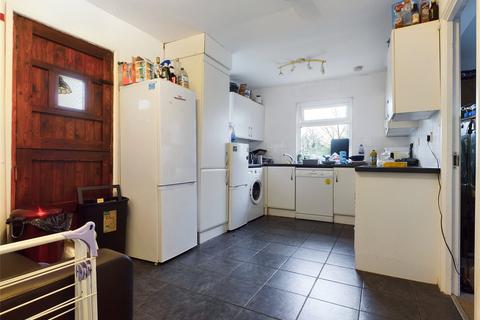 5 bedroom semi-detached house to rent, Staplefield Drive, Brighton, BN2