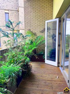 2 bedroom flat to rent, Winch House, London, SE17