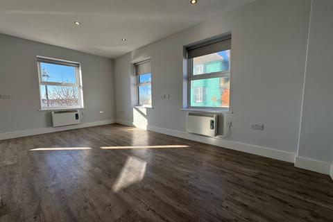 Studio to rent, The Junction, East Street, Shoreham-by-Sea