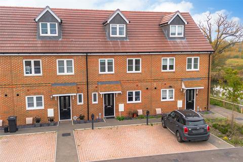 4 bedroom terraced house for sale, Howlett Grove, Berkshire RG41