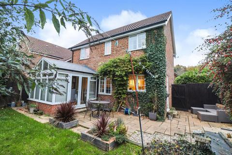 4 bedroom detached house for sale, Shannon Close, Rushden NN10