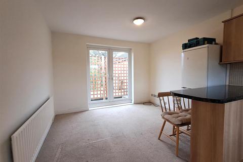 2 bedroom flat to rent, Rochester Road, Bristol