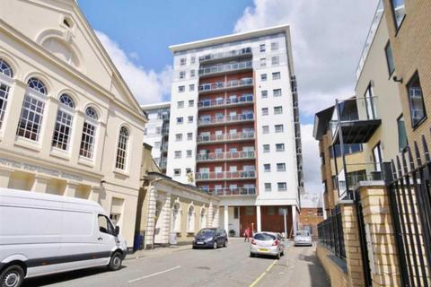 2 bedroom flat to rent, New Road, Brentwood, Essex, CM14