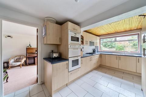 12 Ivy Close, Sunbury-on-thames, TW16 5JX