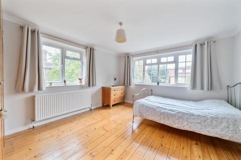 12 Ivy Close, Sunbury-on-thames, TW16 5JX