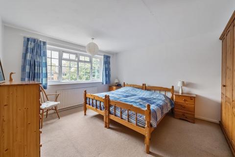 12 Ivy Close, Sunbury-on-thames, TW16 5JX