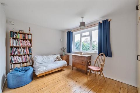 12 Ivy Close, Sunbury-on-thames, TW16 5JX