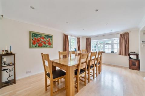 12 Ivy Close, Sunbury-on-thames, TW16 5JX