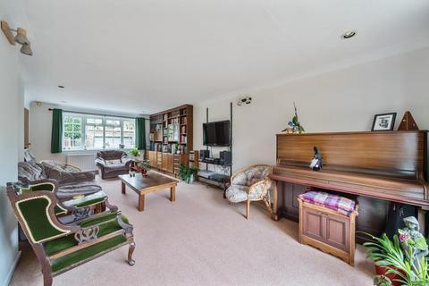 12 Ivy Close, Sunbury-on-thames, TW16 5JX
