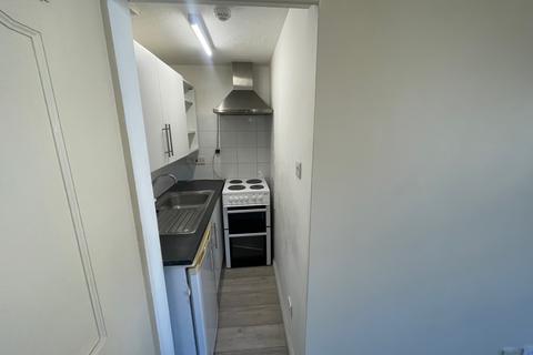 Studio to rent, THE CRESCENT, BOSCOMBE - STUDIO FLAT - AVAILABLE NOW