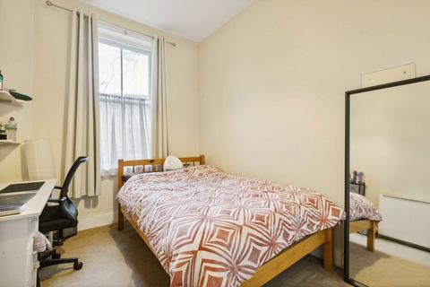 2 bedroom flat to rent, Mornington Avenue, London W14