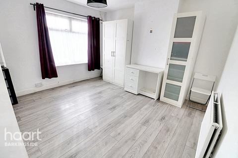 3 bedroom end of terrace house for sale, Ardwell Avenue, Barkingside