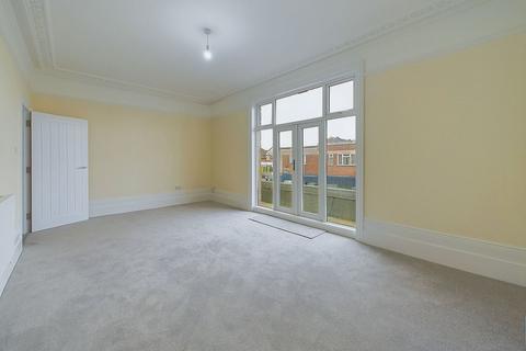 3 bedroom flat for sale, Tarring Road, Worthing, BN11