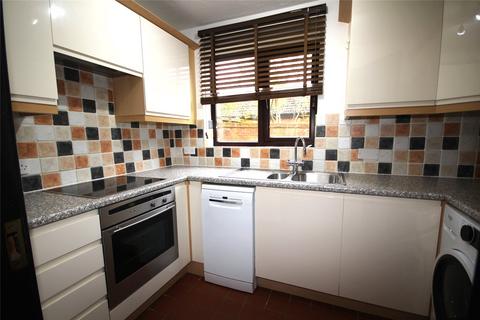 3 bedroom end of terrace house to rent, Darlington Close, Amersham, Buckinghamshire, HP6