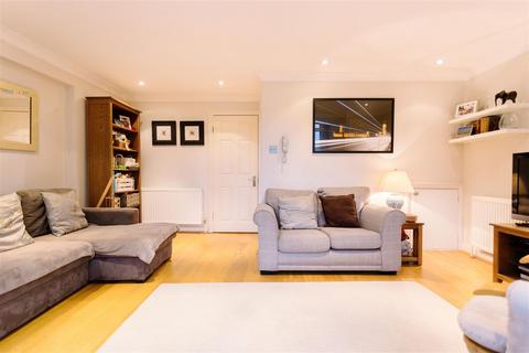 2 bedroom maisonette for sale, Oakfield Road, Stroud Green