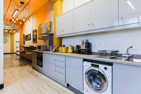 4 bedroom serviced apartment to rent, Felstead Street, London E9