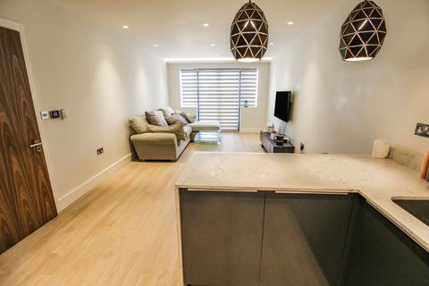 2 bedroom flat to rent, Sanders Lane, Tamarind Court, NW7