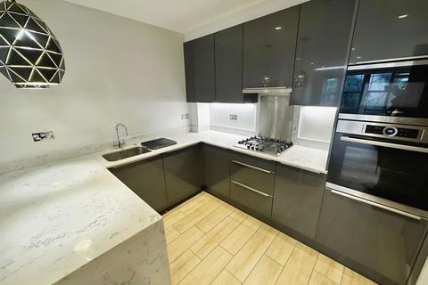 2 bedroom flat to rent, Sanders Lane, Tamarind Court, NW7