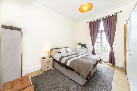 1 bedroom flat to rent, Glazbury Road, London W14