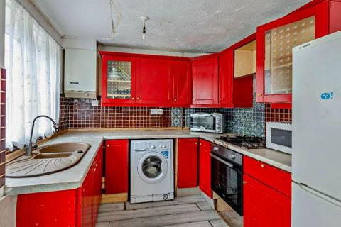 2 bedroom end of terrace house for sale, Long Banks, Harlow, CM18