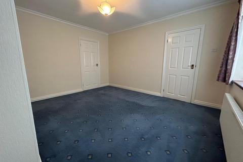 3 bedroom semi-detached house to rent, Kings Drive, Wirral CH61