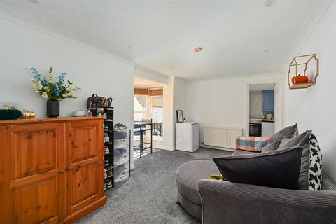 1 bedroom flat for sale, Weavers Lane, Henfield