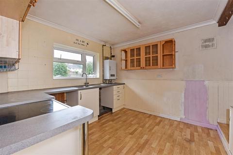 3 bedroom maisonette for sale, Willow Grove, Andover