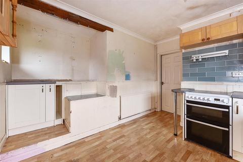 3 bedroom maisonette for sale, Willow Grove, Andover