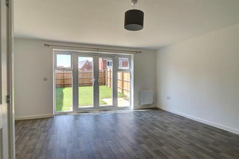 2 bedroom semi-detached house to rent, Moorcroft Fields, Drakes Broughton