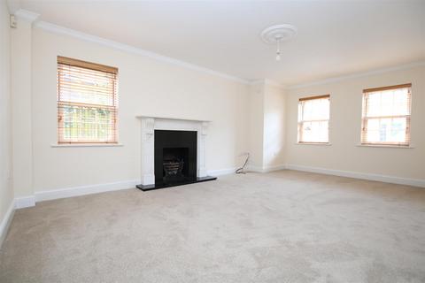 4 bedroom house to rent, The Limes, North Parade, Horsham