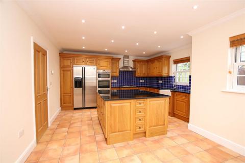 4 bedroom house to rent, The Limes, North Parade, Horsham