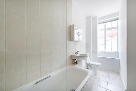 Studio to rent, Upper Woburn Place Clerkenwell WC1H