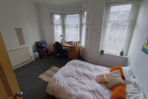 4 bedroom house to rent, Tewkesbury Place, Cathays, Cardiff