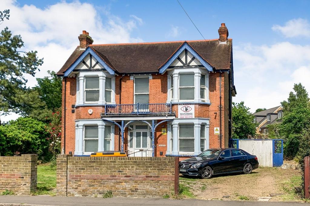 High Street, Cranford, Hounslow, TW5 1 bed in a house share - £875 pcm