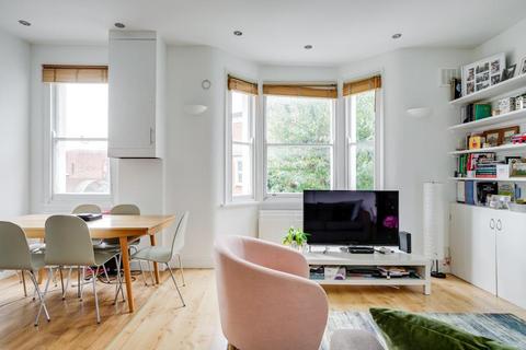 2 bedroom flat to rent, Ingham Road, West Hampstead, NW6